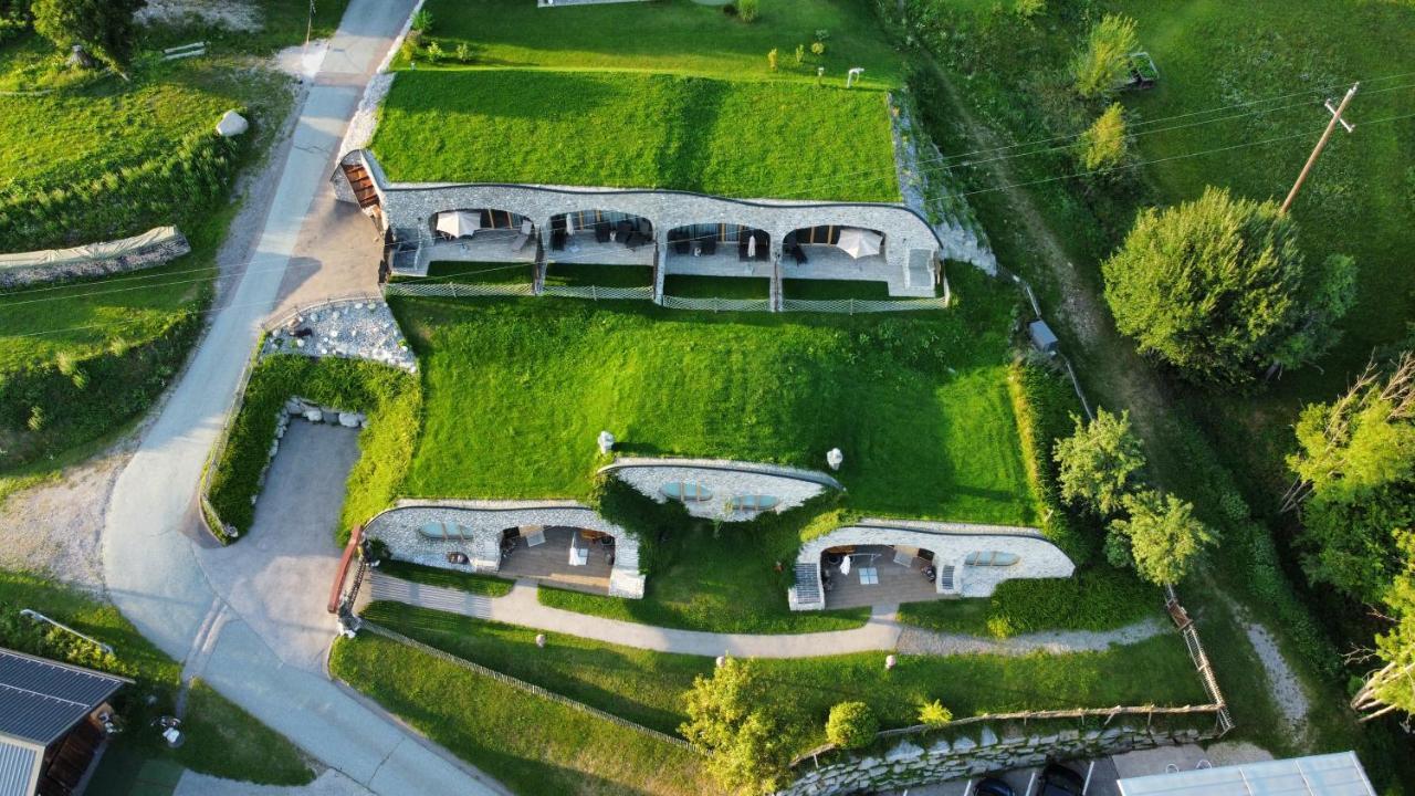 Erdhaeuser Und Apartments Mit Seeblick Und Alleinlage Weissensee Exterior photo